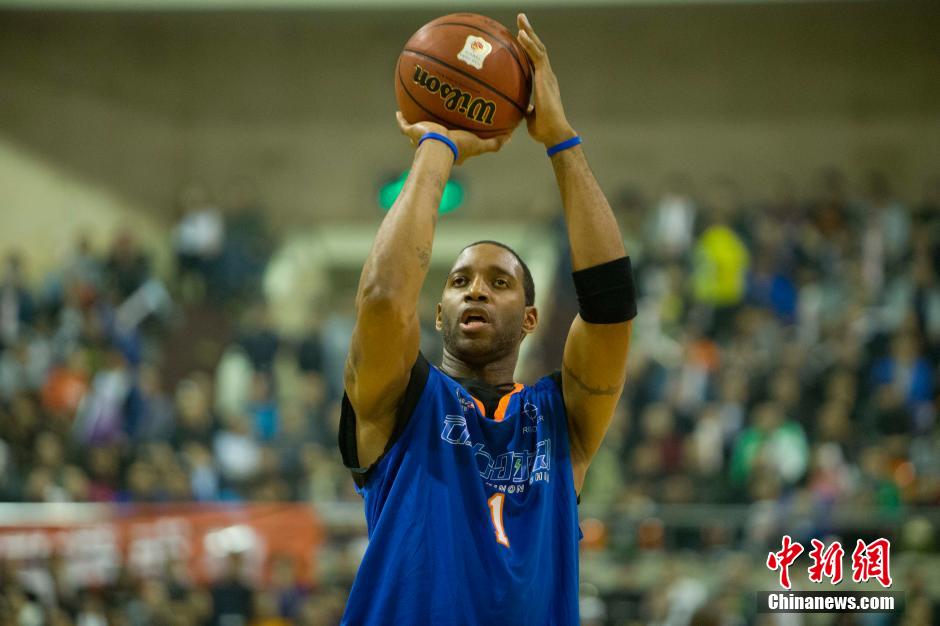 包括潜在首 包括潜在首