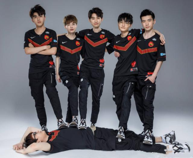 更多球队正 更多球队正